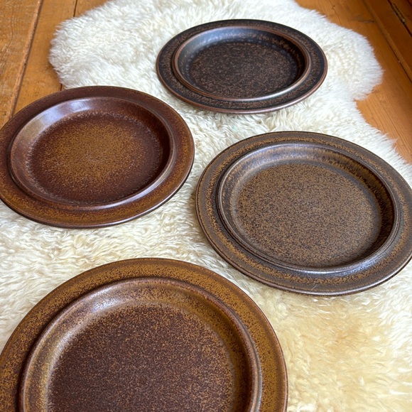 Vintage Ruska Stoneware Salad Plates - Picture 4 of 6